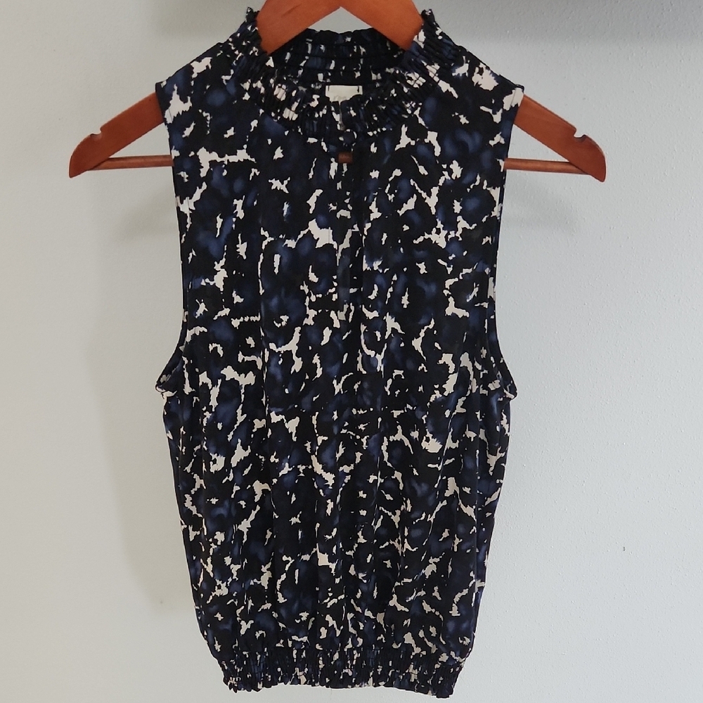 Women's Sleeveless Top - Black and White Pattern